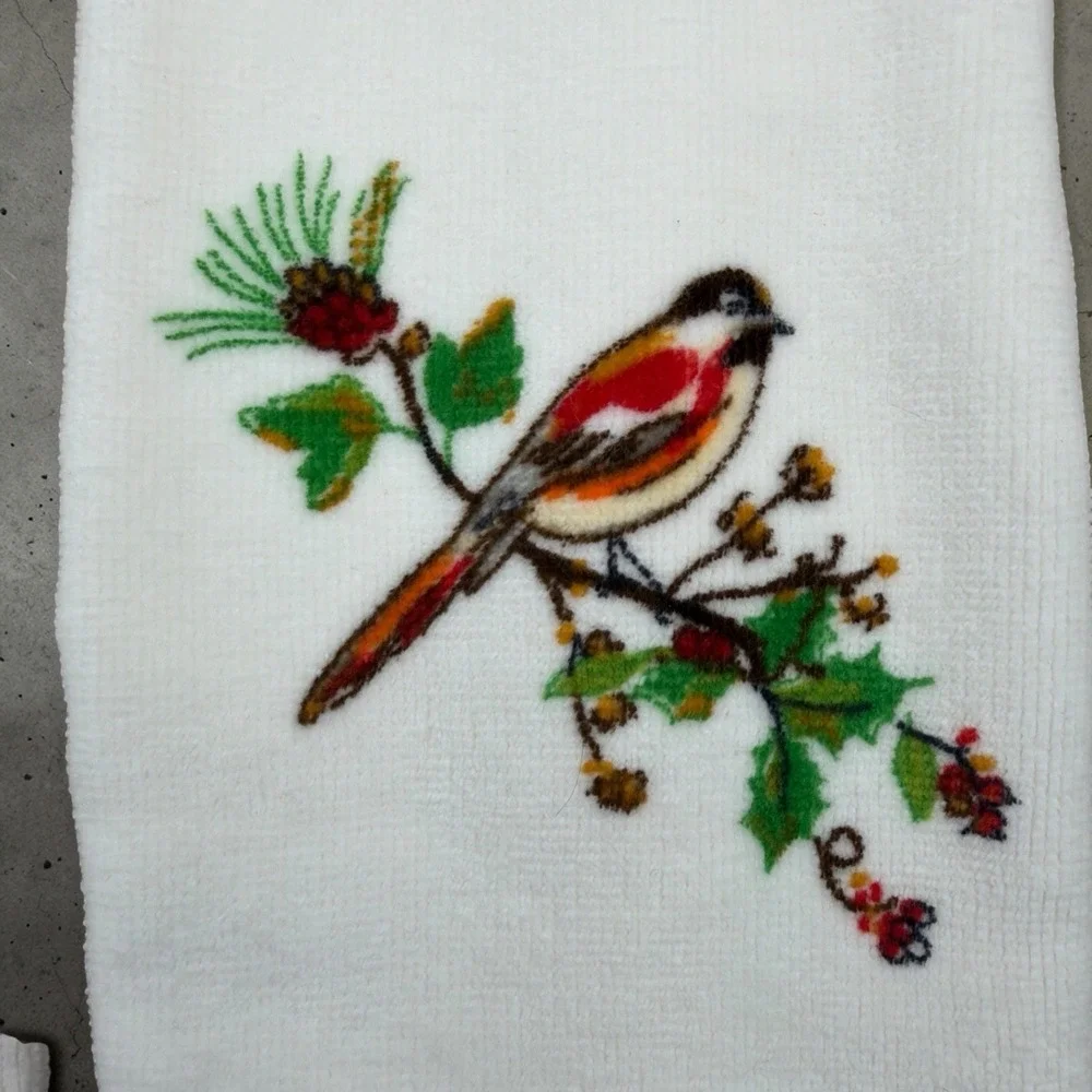 Lenox Winter Song Birds Christmas Fingertip Towels‎ Holly Pine Bough Set of 2